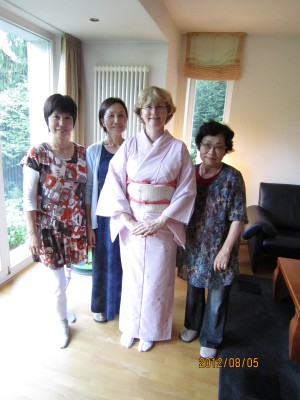Host family with students Host family with students