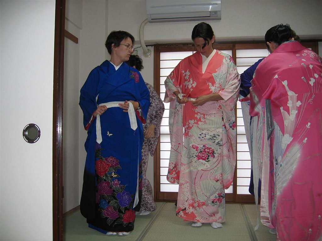 Kimono wearing